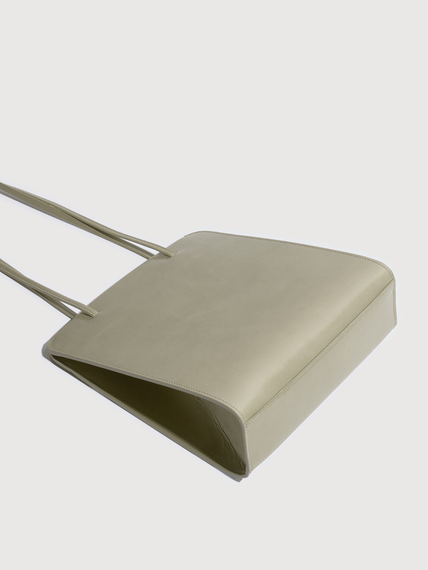 FANE, product: LISSE - OYSTER WRINKLED LEATHER (Fig. 4)