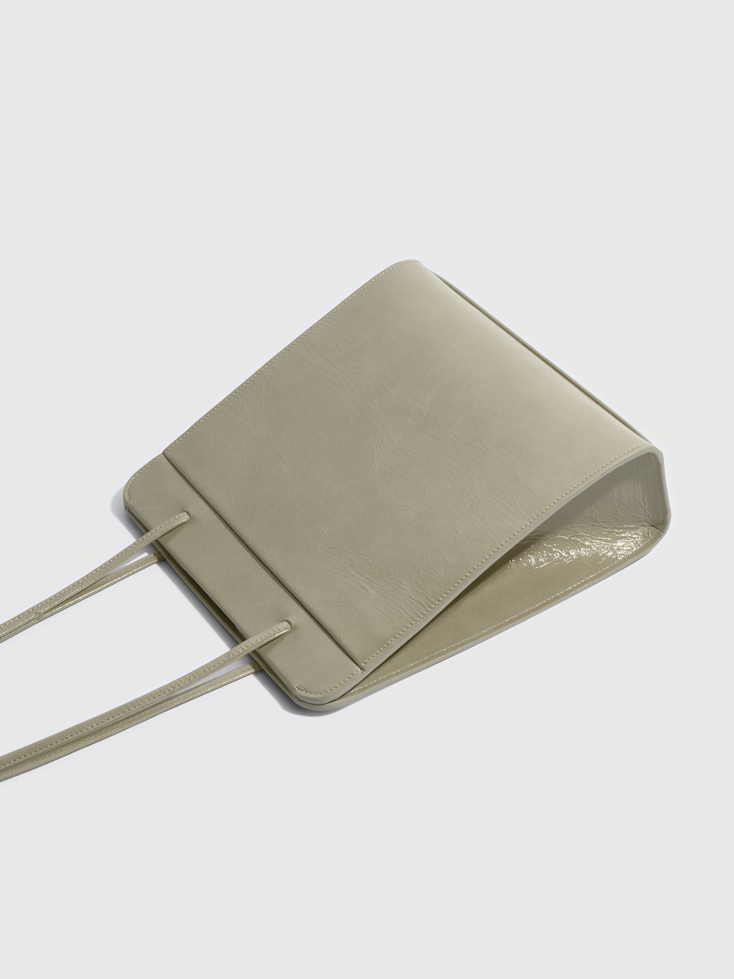 FANE, product: LISSE - OYSTER WRINKLED LEATHER (Fig. 5)