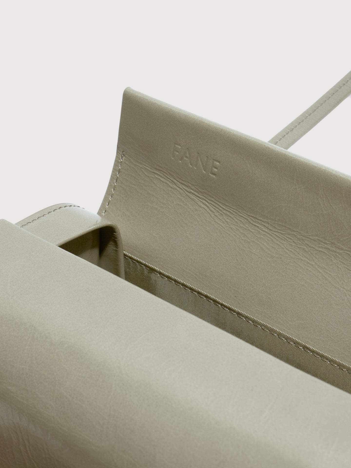 FANE, product: MIE - OYSTER WRINKLED LEATHER (Fig. 5)