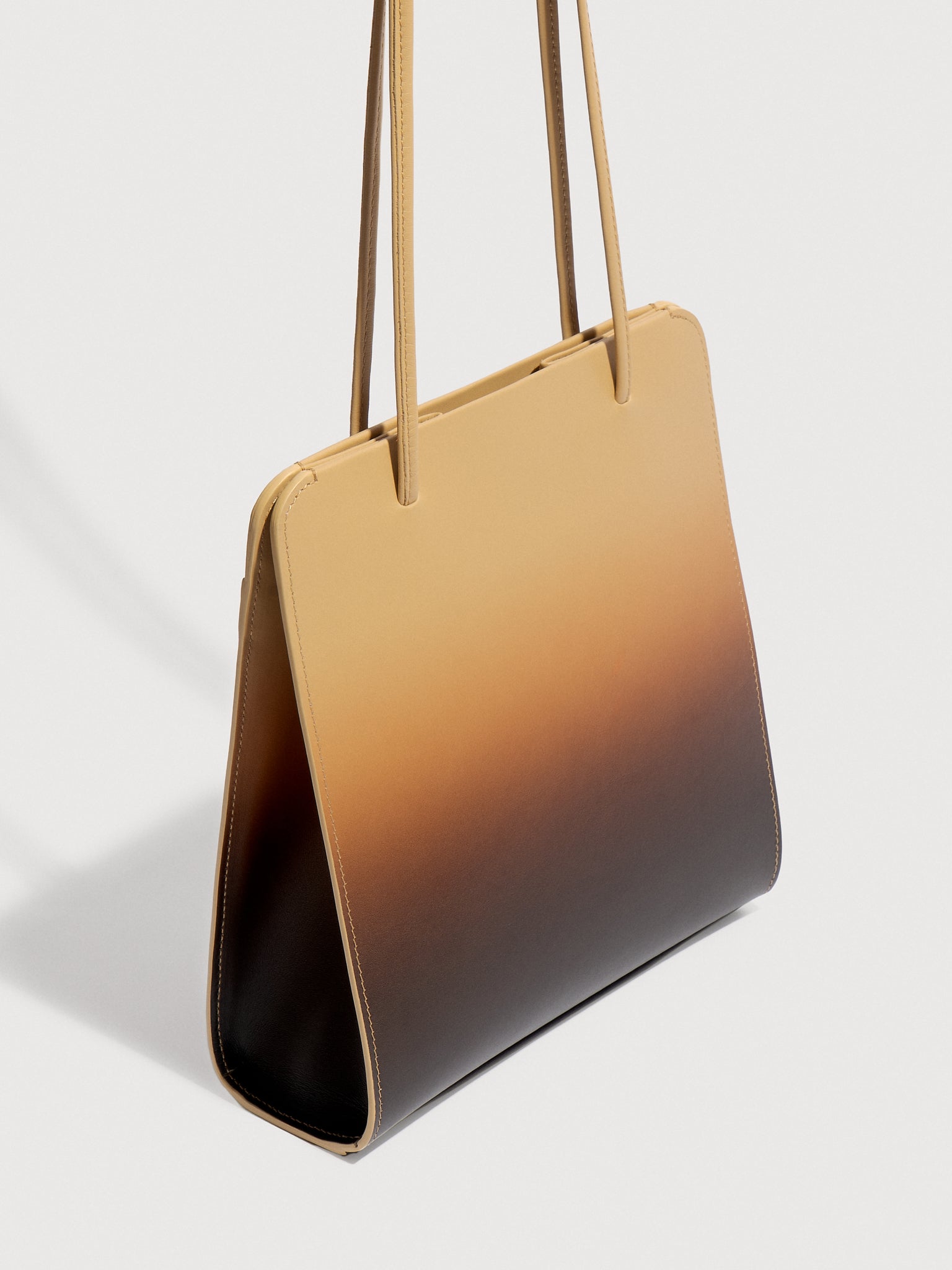 FANE, product: LISSE - FLAMME GRADIENT LEATHER (Fig. 3)
