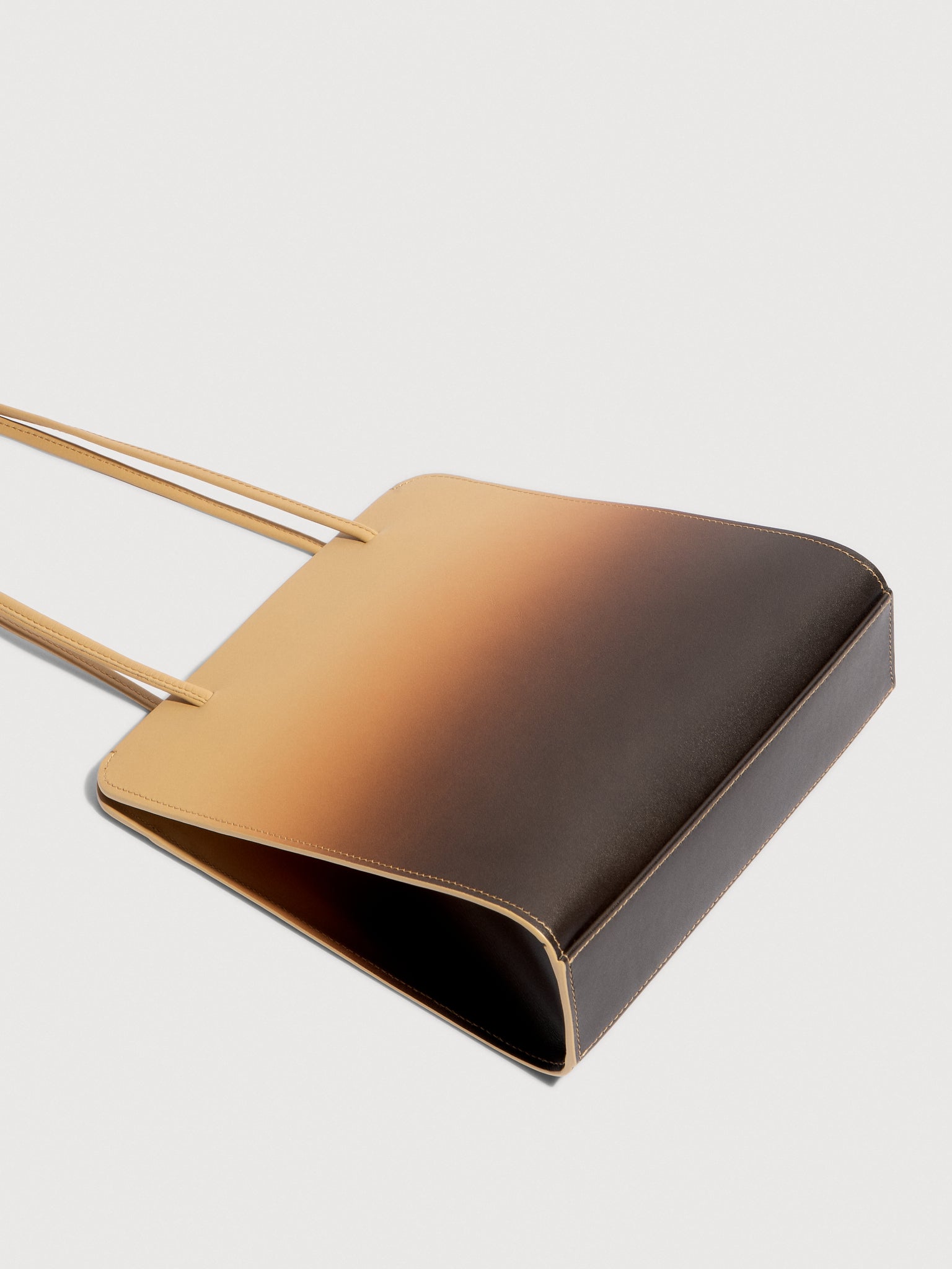 FANE, product: LISSE - FLAMME GRADIENT LEATHER (Fig. 4)